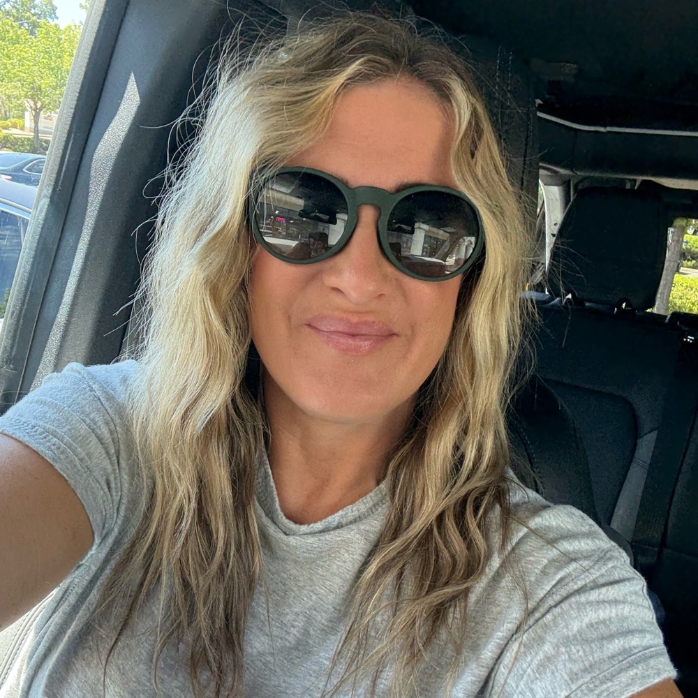 Meet your Posher, Hillary